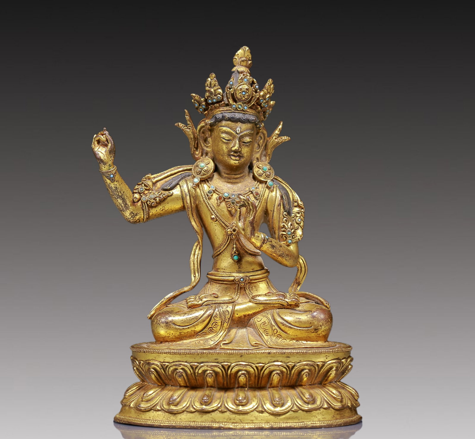 A Solemn Gilt Bronze Inlaid Turquoise Statue of Avalokitesvara: A Solemn Gilt Bronze Inlaid Turquoise Statue of Avalokitesvara,Ming Dynasty, China,Size:3.5inx2.8inx5.5in,Weight:605g 铜鎏金嵌绿松石观音像&#