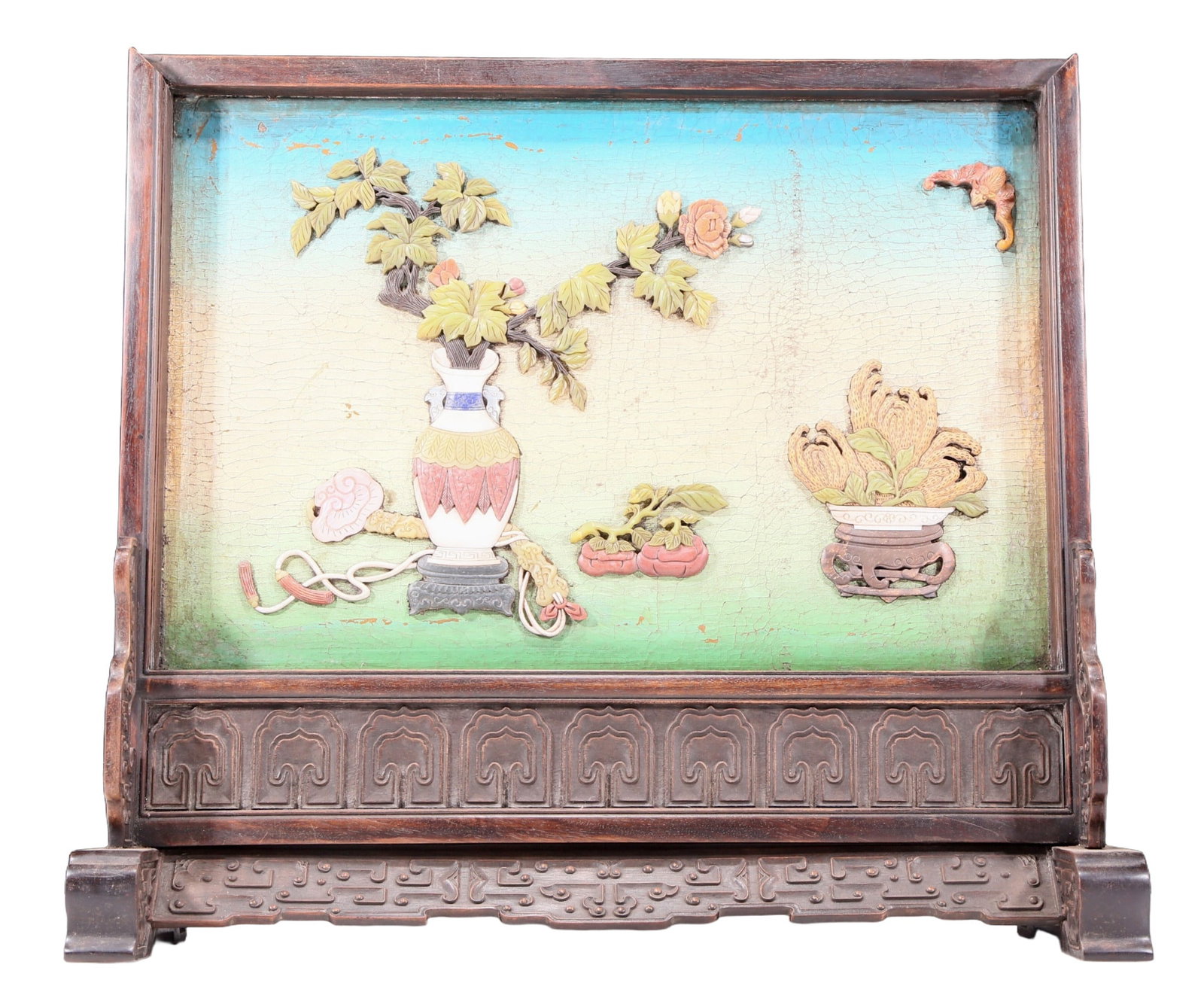 An exquisite zitanwood lacquered gold-embedded vase pattern table screen: An exquisite lacquered zitanwood screen with a vase pattern inlaid with gold and gemstones. This screen is an exquisite work of art Qing Dynasty , China.. It uses zitanwood as the base material and is