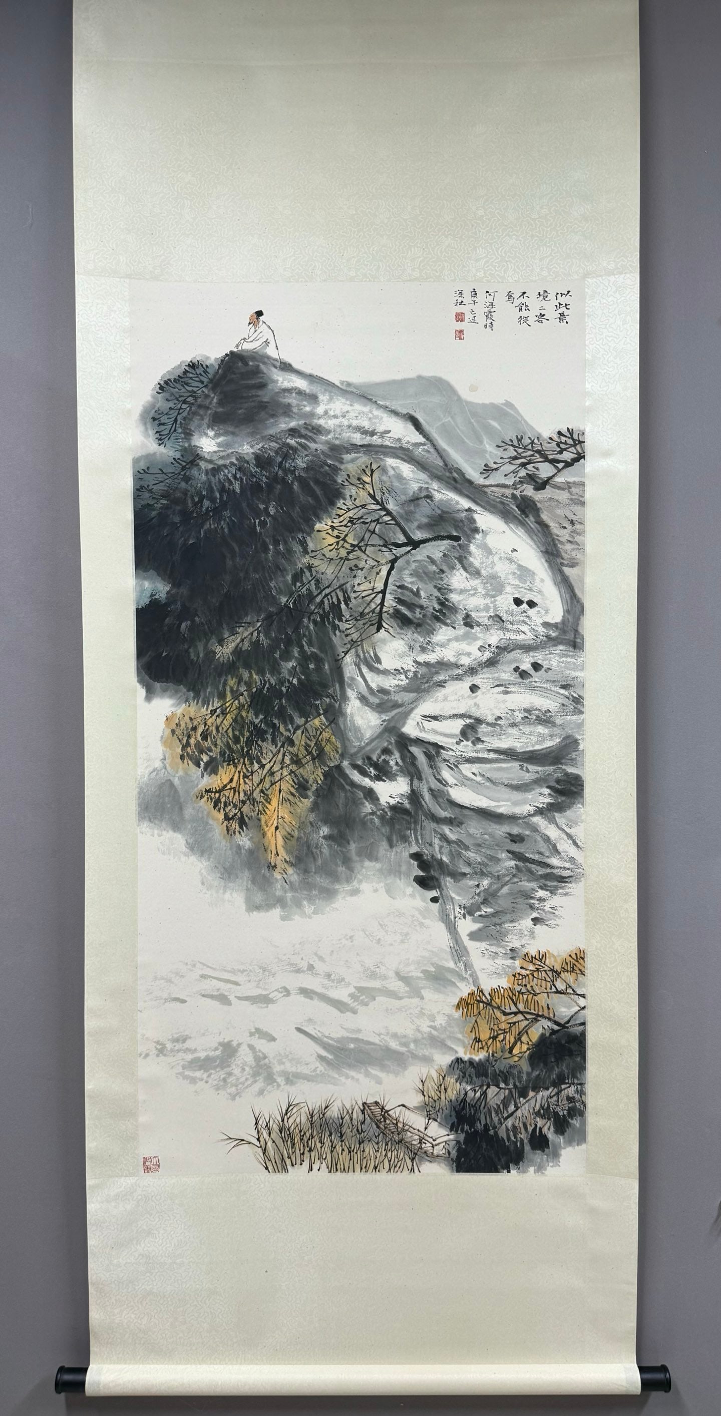 A Chinese Vertical Scroll Ink Painting of Landscape on Paper: A Chinese Vertical Scroll Ink Painting of Landscape on Paper,He Haixia,Size:54.3inx27.2in 一幅中国水墨山水画立轴,何海Ƃ
