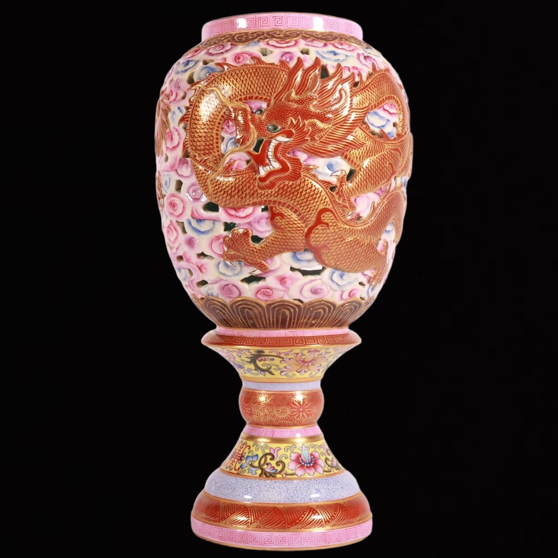 An Exquisite Enamel Auspicious Cloud and Dragon Pattern Candlestick: An Exquisite Enamel Auspicious Cloud and Dragon Pattern Candlestick,Qing Dynasty,China,Qianlong Four-character Mark,Size:10.6inx5.1in 珐琅彩祥云龙纹烛&#