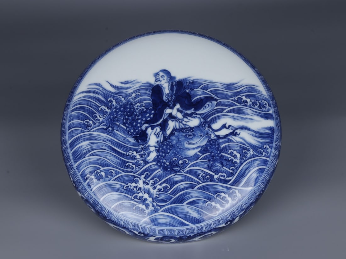 An Exquisite Blue and White Character and Story Pattern Box: An Exquisite Blue and White Character and Story Pattern Box,Qing Dynasty,China,Qianlong Six-character Mark,Size:4.7inx8.3in 青花人物故事纹盒,中