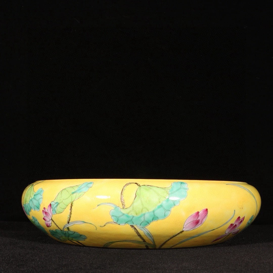 An Exquisite Enamel Lotus Pattern Brush Washer - 2