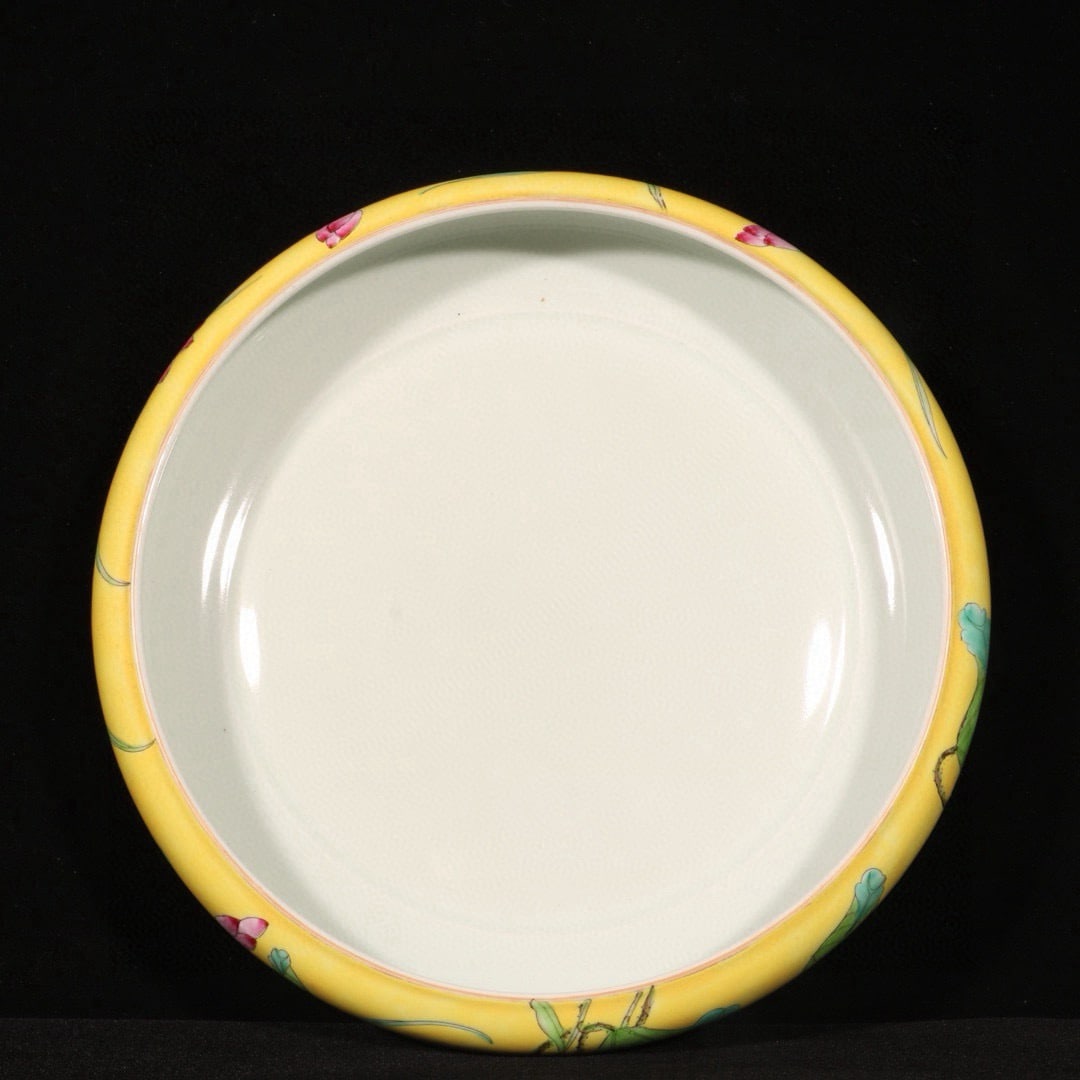 An Exquisite Enamel Lotus Pattern Brush Washer - 8