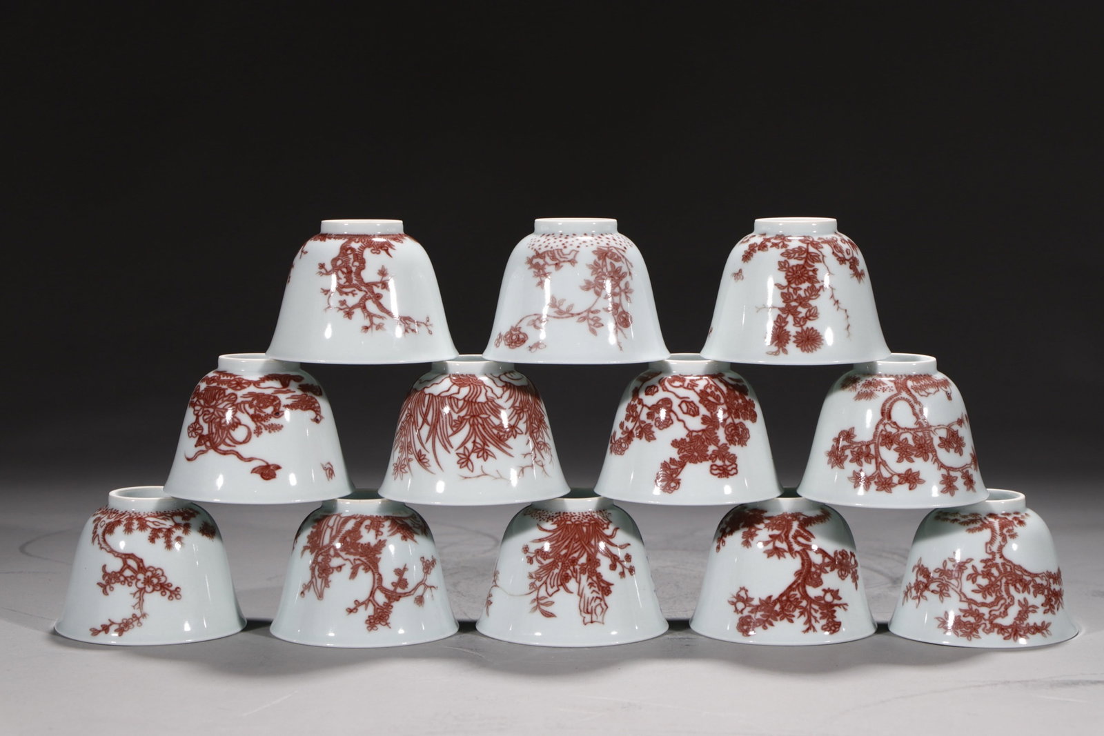 A Set of Exquisite Underglaze-Red Flower Pattern Cups,with poem: A Set of Underglaze-Red Flower Pattern Cups,with poem,Qing Dynasty,China,Kangxi Six-character Mark,Size:2inx2.7in 一套釉里红花卉纹杯子,ñ