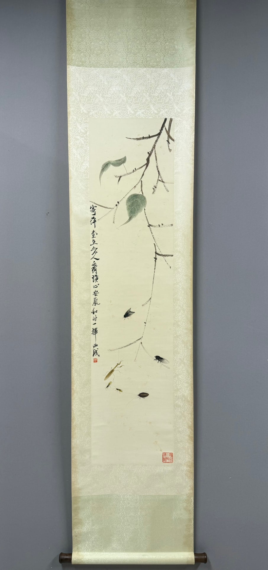 A Chinese Vertical Scroll Ink Painting of Insect on Paper: A Chinese Vertical Scroll Ink Painting of Insect on Paper,Qi Baishi,Size:51.2inx12.6in 一幅中国水墨昆虫画立轴,齐白石