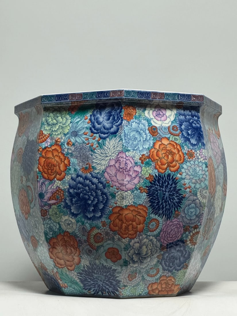 A Rare Doucai Flower Pattern Vat - 4
