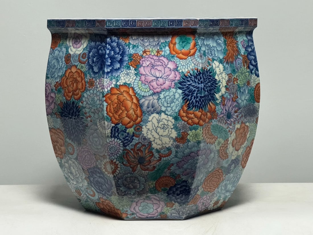A Rare Doucai Flower Pattern Vat - 5