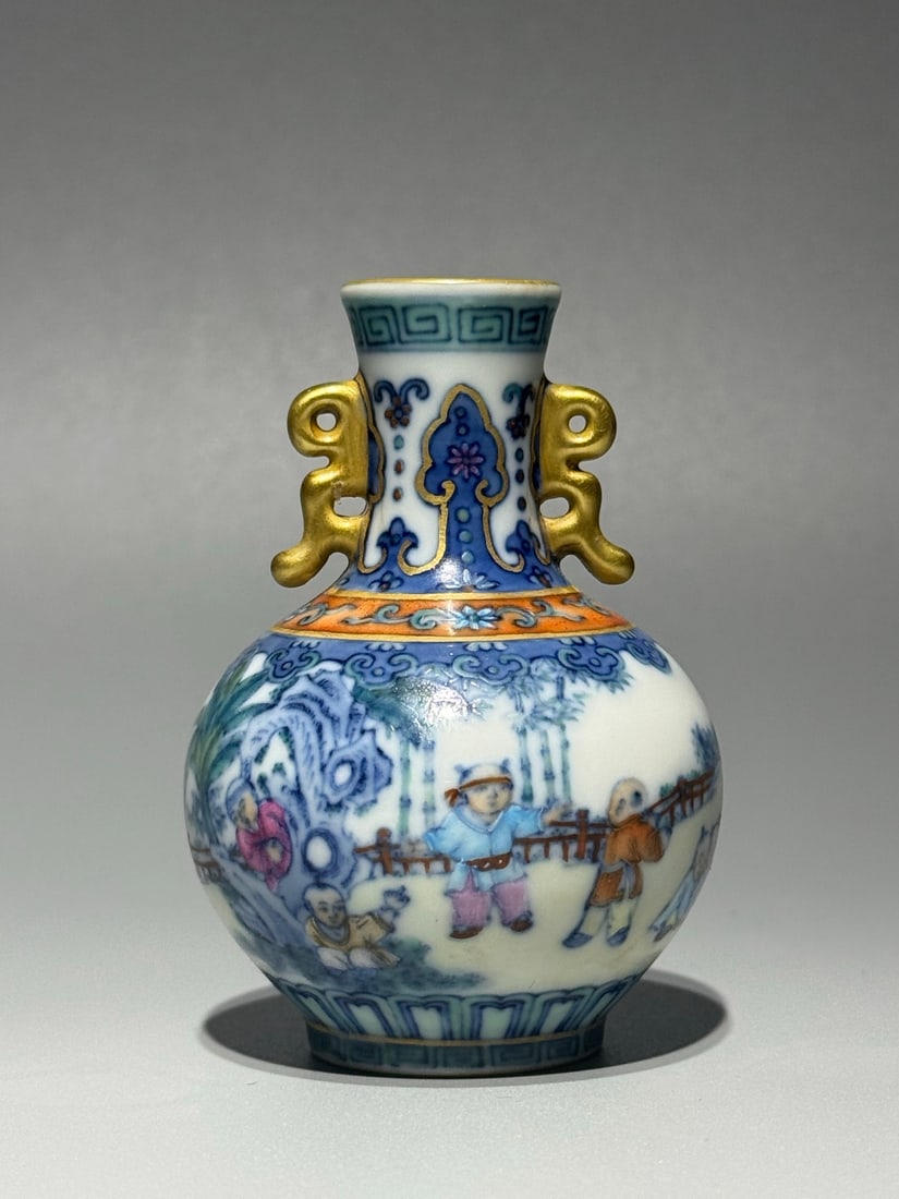 An Exquisite Doucai Character and Story Pattern Double-Ears Vase: An Exquisite Doucai Character and Story Pattern Double-Ears Vase,Qing Dynasty,China,Qianlong Four-character Mark,Size:3.1inx2.2in 斗彩人物故事纹双೑