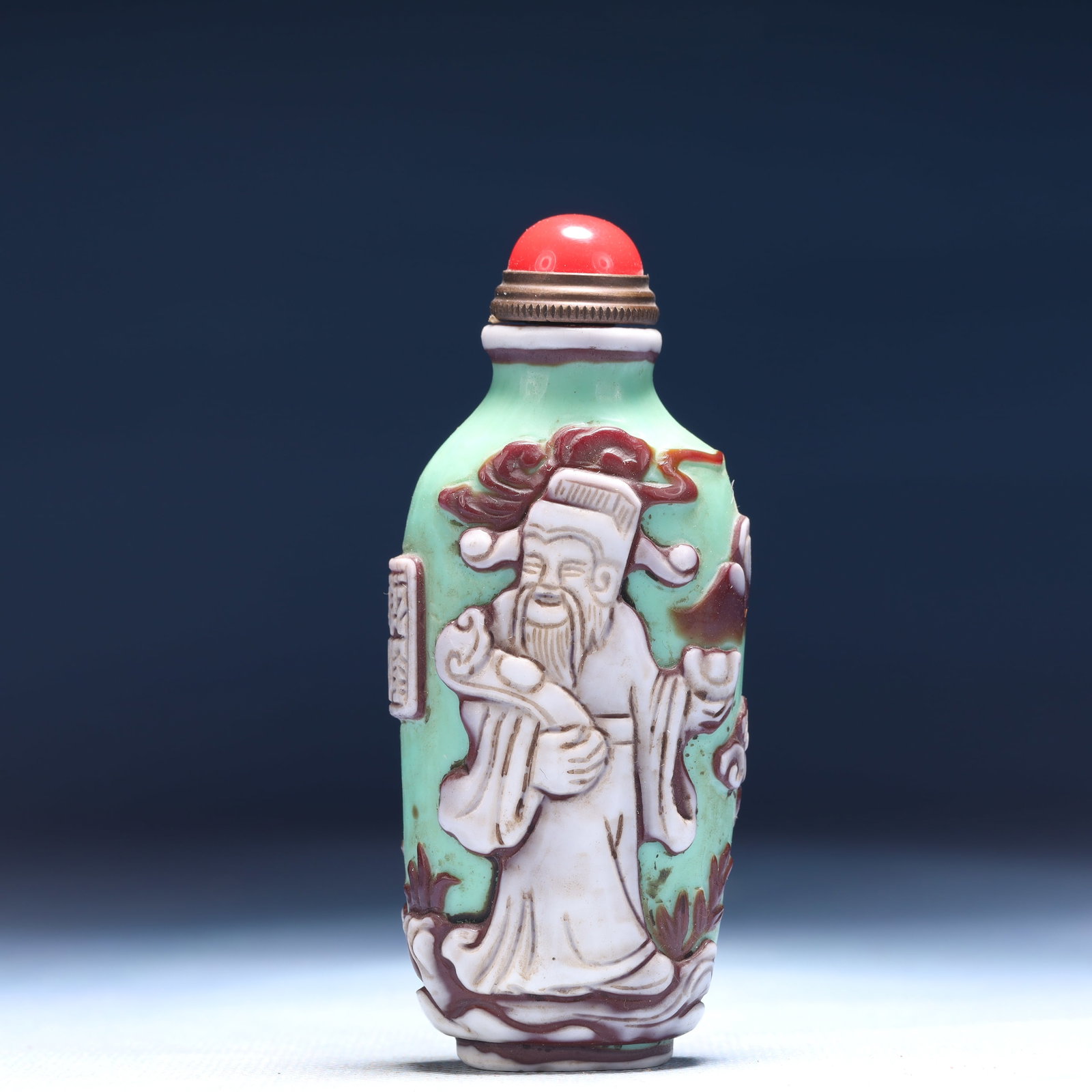 An Exquisite Glass Figure Pattern Snuff Bottle (1 of 7)