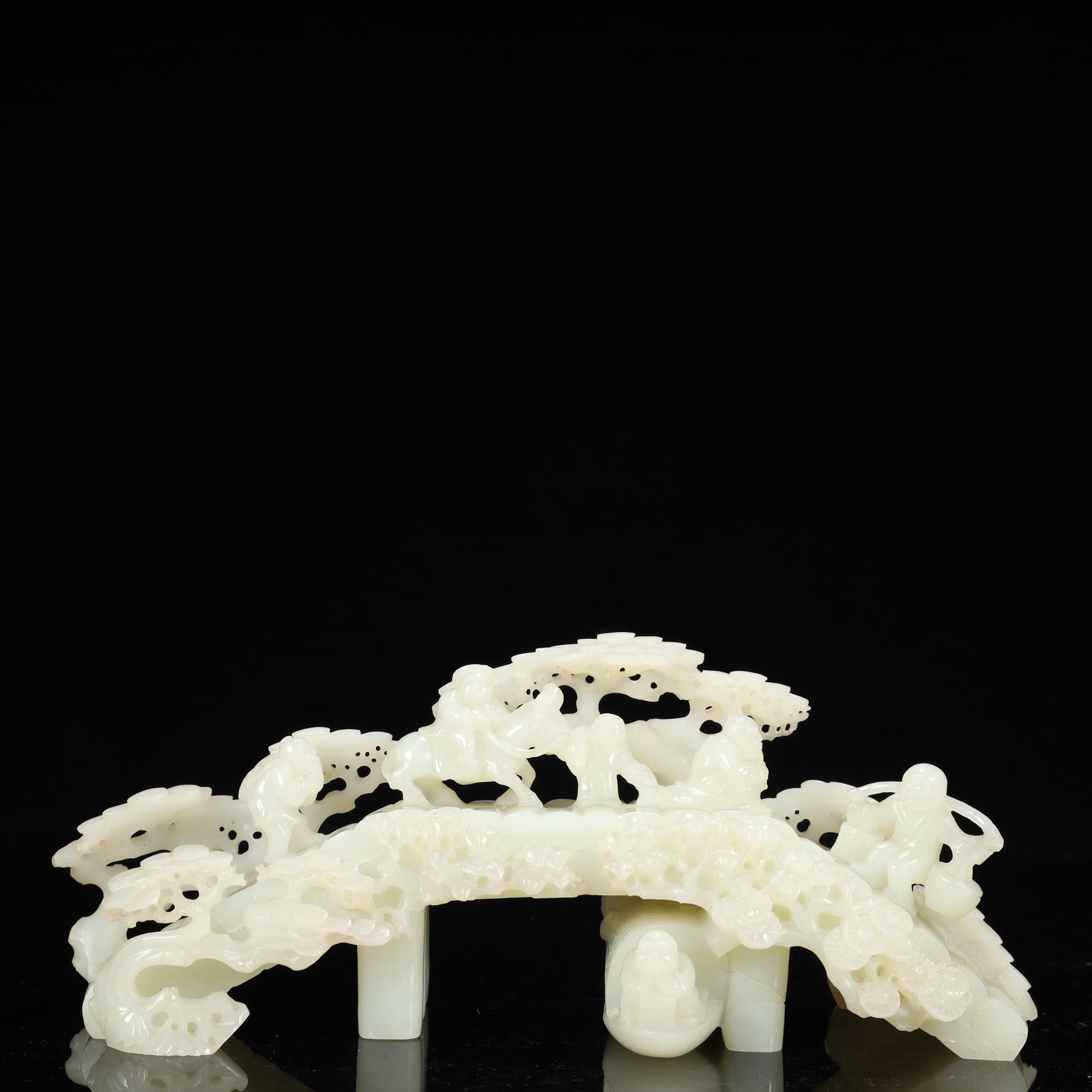 An Exquisite White Jade Landscape and Figure Pattern Bridge-Shaped Ornament: An Exquisite White Jade Landscape and Figure Pattern Bridge-Shaped Ornament,Qing Dynasty, China,Size:10.2inx4.3inx2.8incm,Weight:1600g 白玉山水人物纹桥&