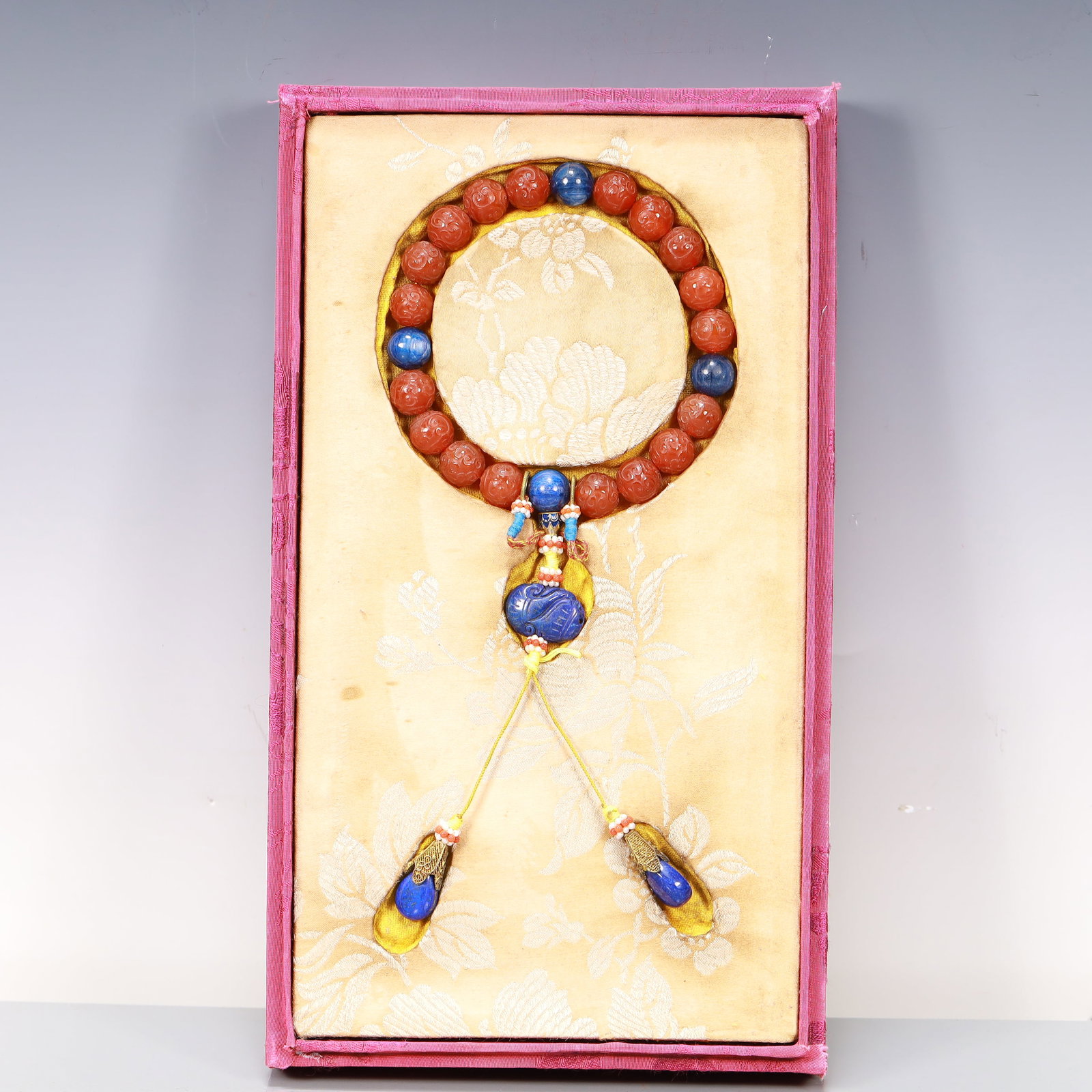 An Exquisite Agate Bracelets: An Exquisite Agate Bracelets,Qing Dynasty,China,Size: (Each)0.6in,玛瑙手串,清代