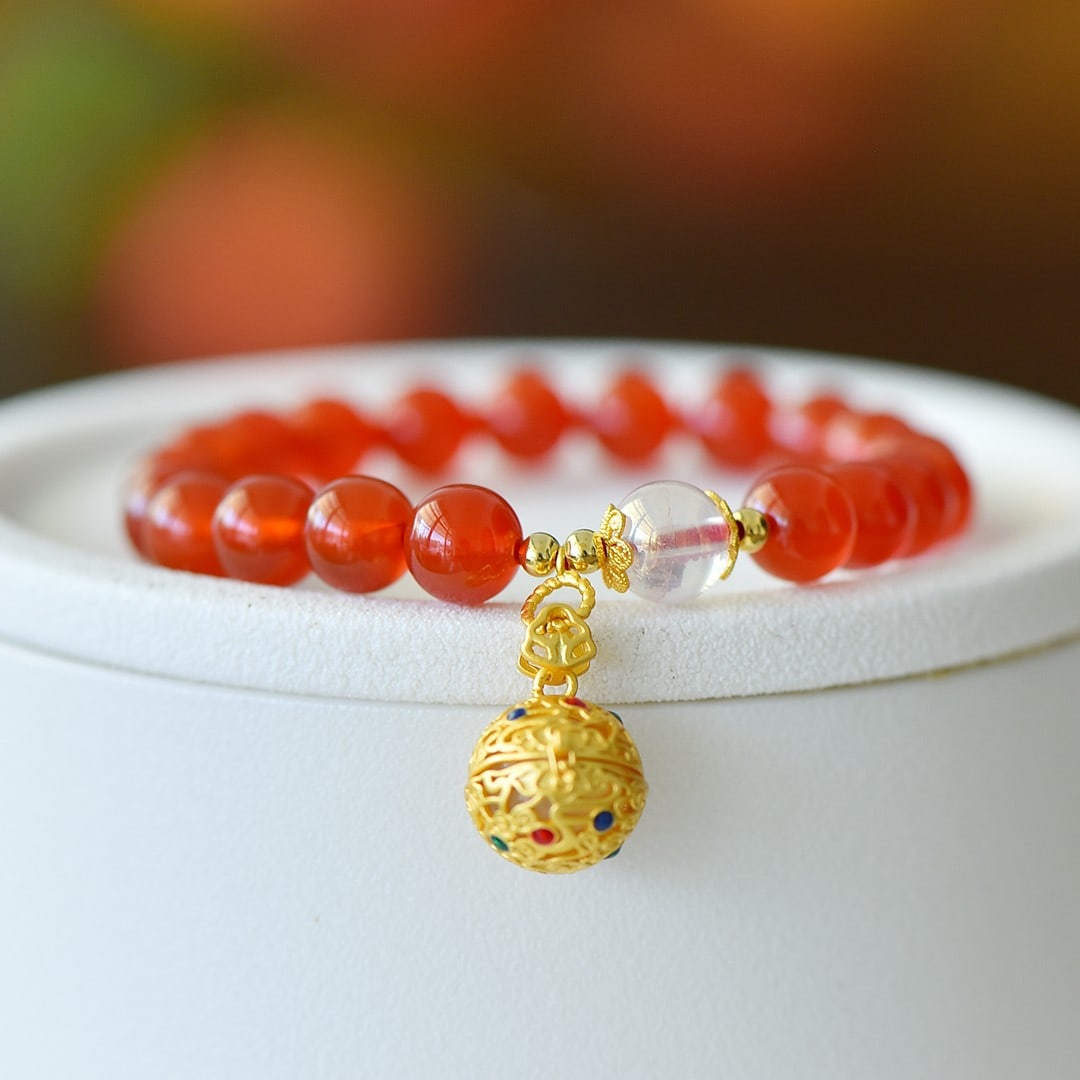 An Exquisite Sterling Silver-Gold Plated Inlaid Agate Bracelet,Inlaid White Jade: An Exquisite Sterling Silver-Gold Plated Inlaid Agate Bracelet,Inlaid White Jade,Size:0.3in 纯银镀金镶玛瑙手链,嵌白玉