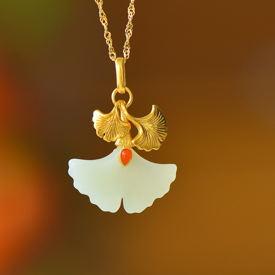 A Set of Fine Sterling Silver Inlaid White Jade Jewelry: A Set of Fine Sterling Silver Inlaid White Jade Jewelry 一套纯银镶白玉首饰