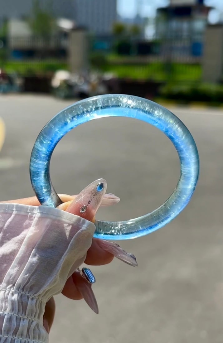 An Exquisite Aquamarine Bracelet: An Exquisite Aquamarine Bracelet,Size:2.2inx0.3inx0.3in,Weight:28.4g 海蓝宝手镯