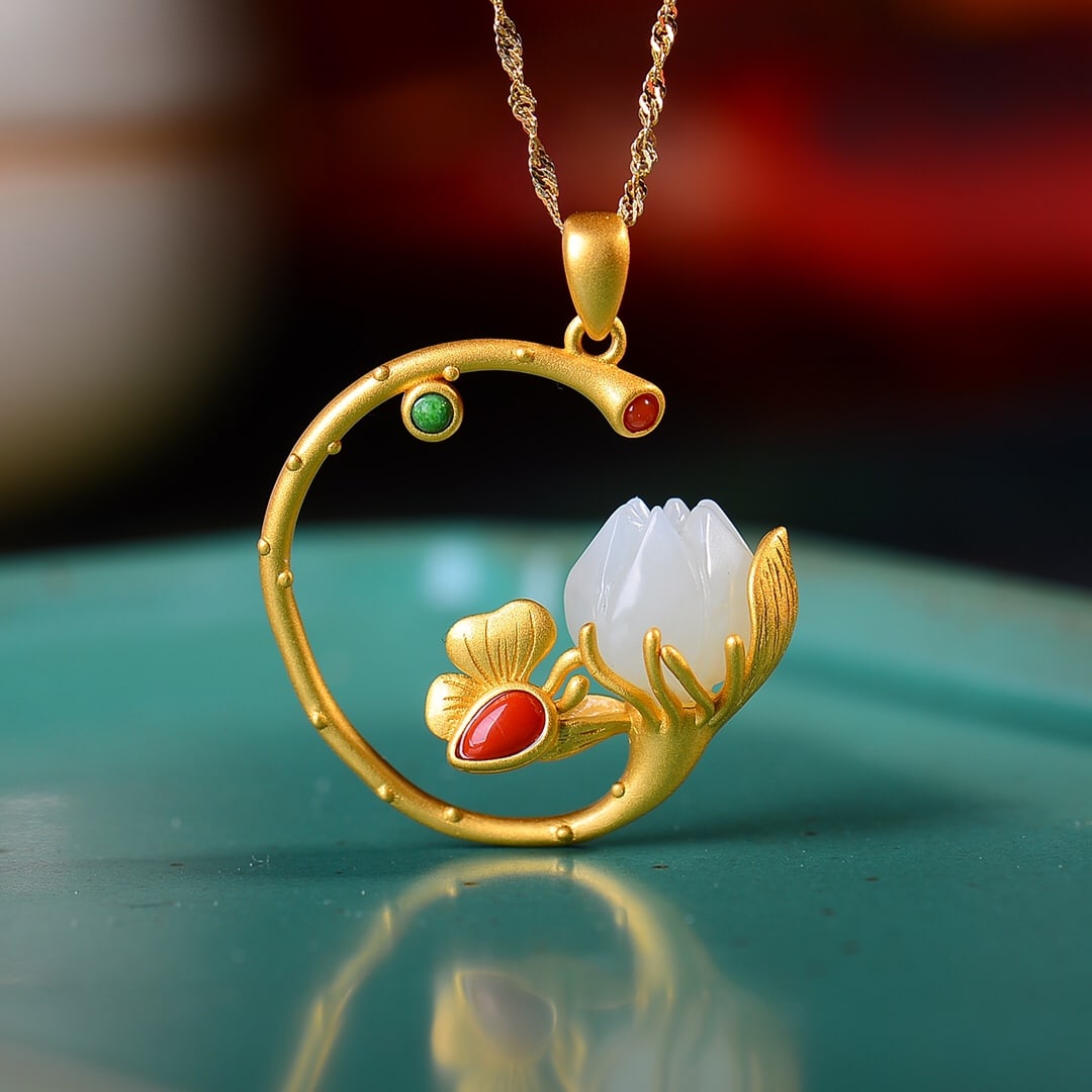 An Exquisite Sterling Silver-Gold Plated Inlaid White Jade Necklace: An Exquisite Sterling Silver-Gold Plated Inlaid White Jade Necklace,Size:0.4inx0.4in 纯银镀金镶白玉项链