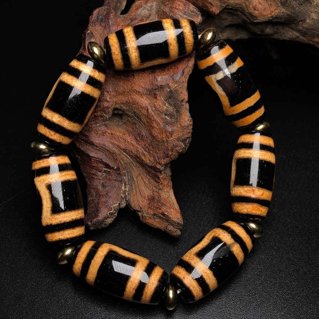 An Exquisite Dzi Bead Bracelet - 2
