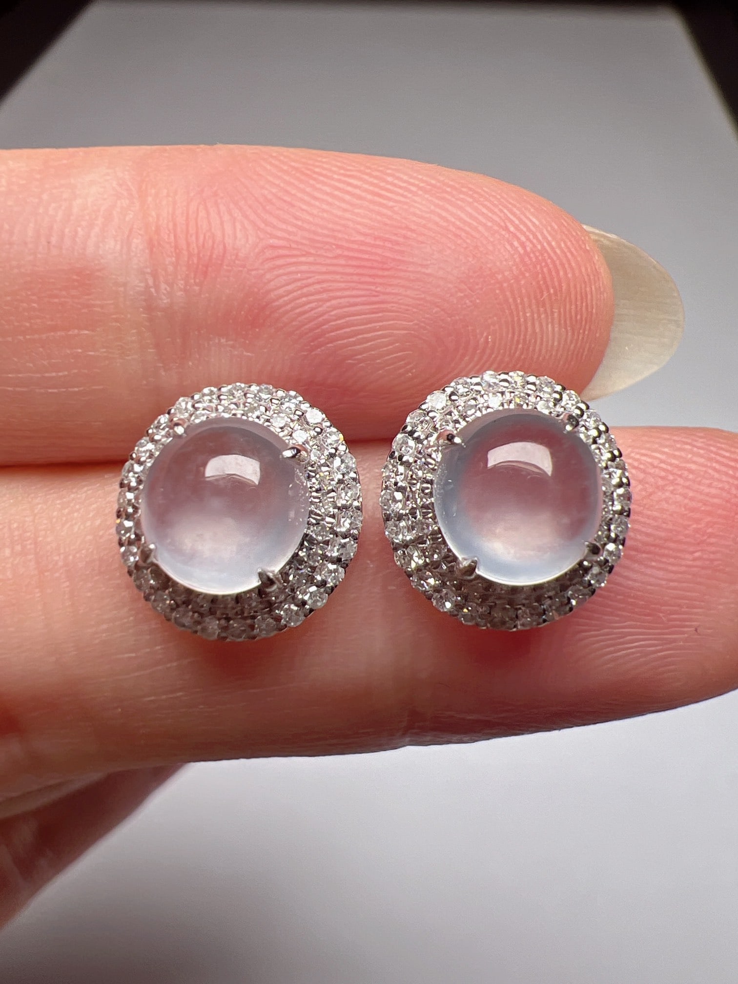 A Pair of Exquisite 18k Gold Diamond Inlaid Jadeite Earrings: A Pair of Exquisite 18k Gold Diamond Inlaid Jadeite Earrings,Size(Loose Stone):0.3inx0.3inx0.1in 一对18k金钻镶嵌翡翠耳钉