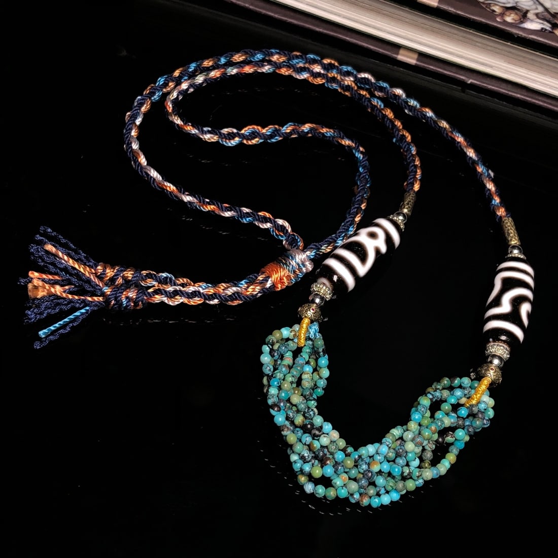 A Precious Dzi Bead Necklace - 2