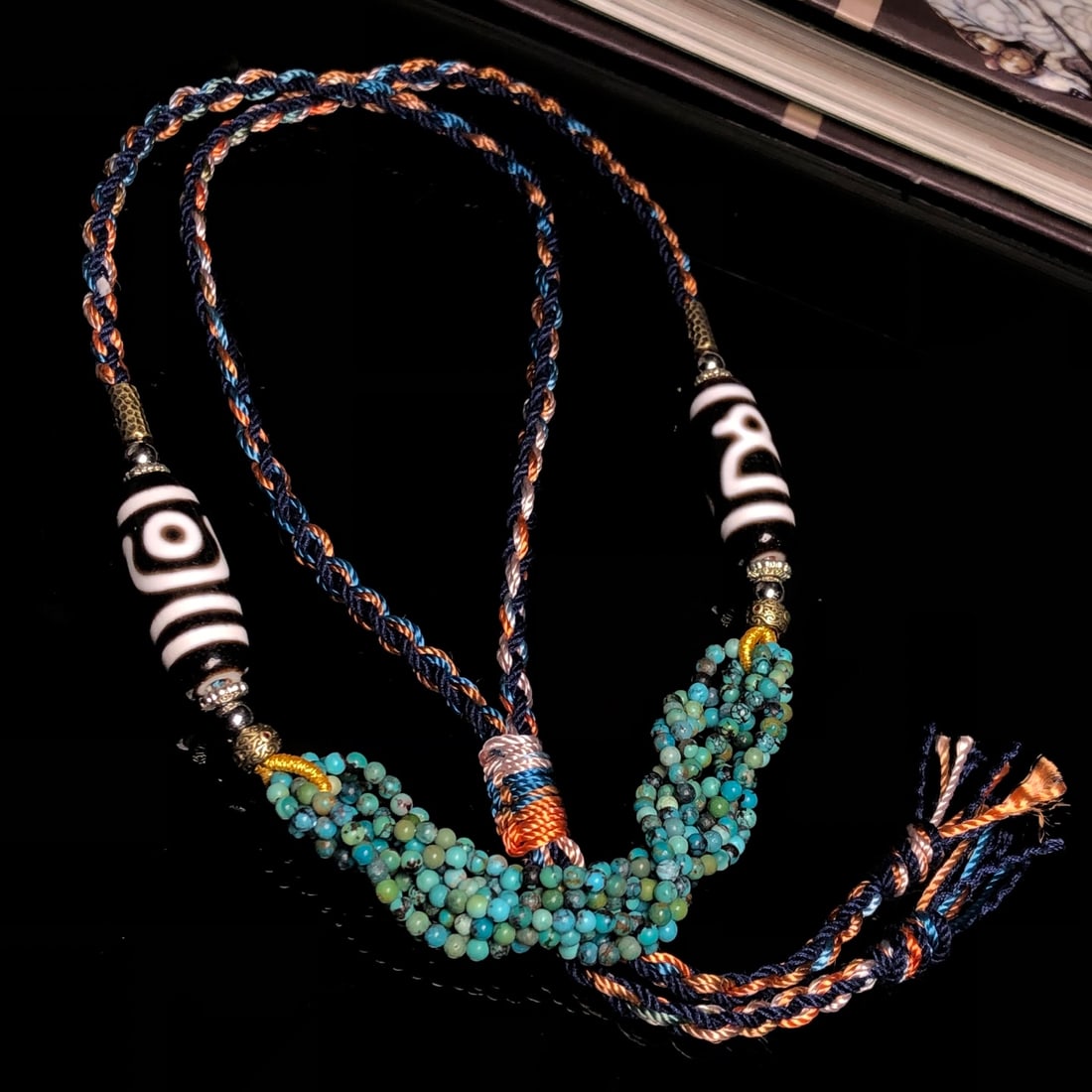 A Precious Dzi Bead Necklace - 3