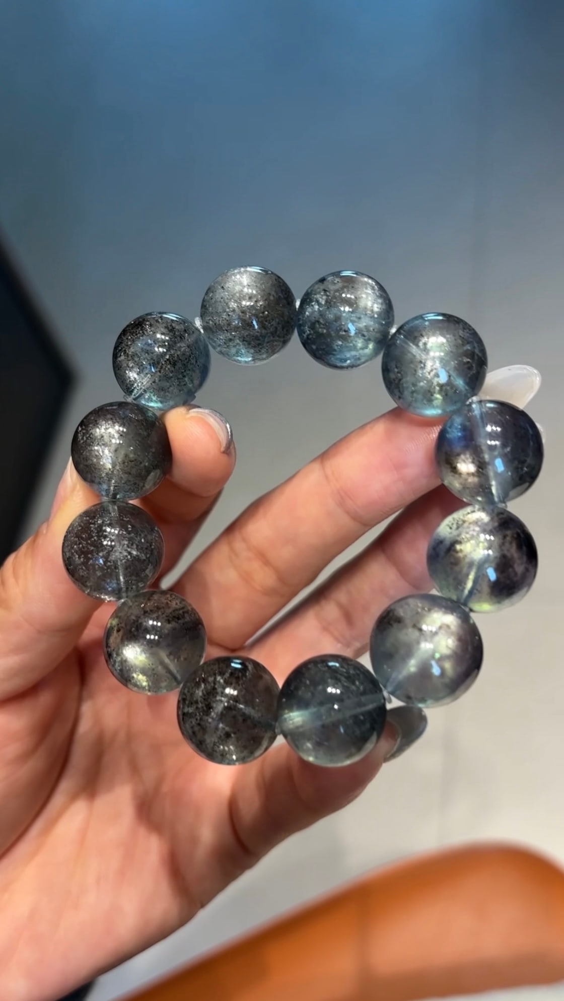 An Exquisite Aquamarine Bracelet: An Exquisite Aquamarine Bracelet,Size:0.6in,Weight:72g 海蓝宝手串