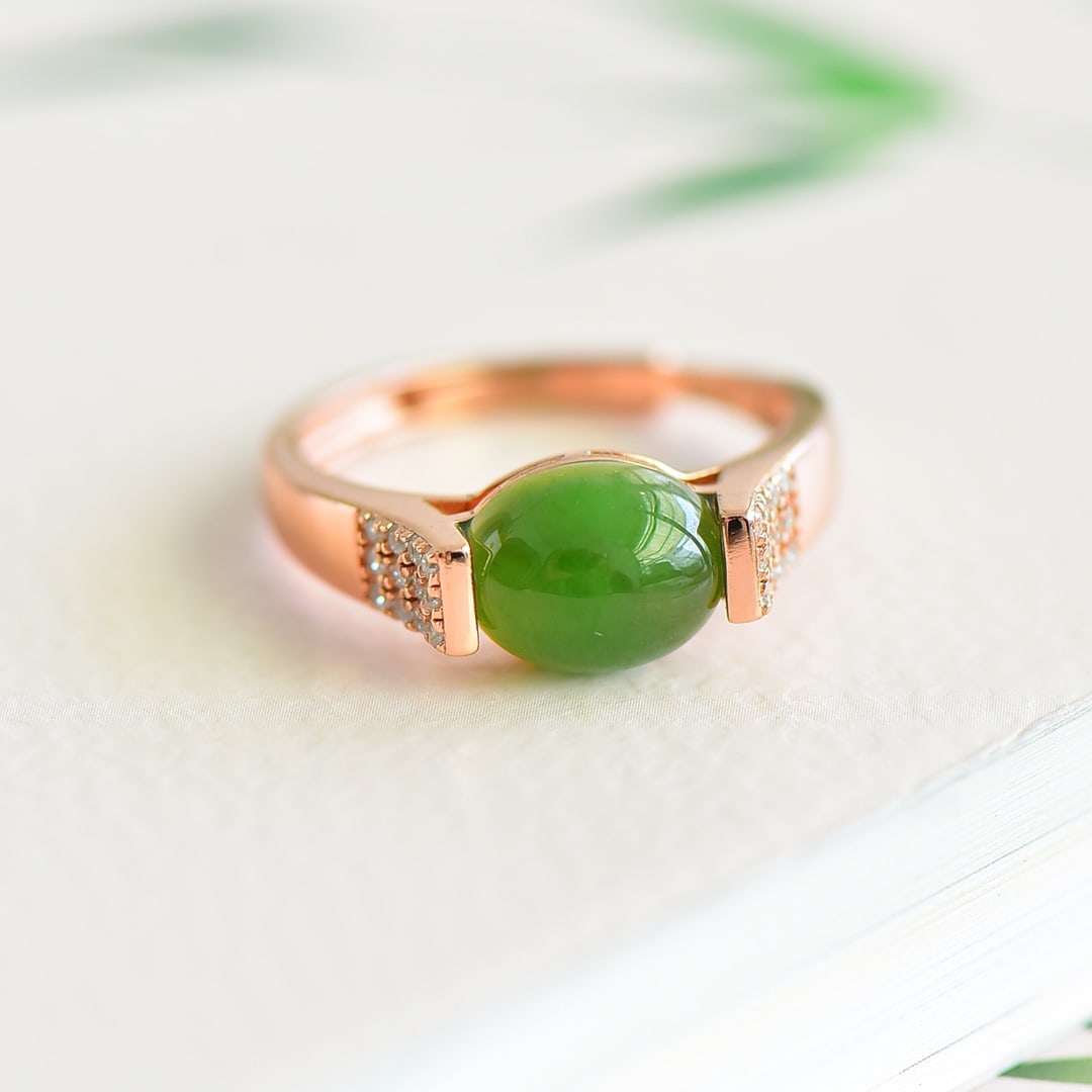 An Exquisite Sterling Silver-Gold Plated Inlaid Jasper Ring,Inlaid Diamond: An Exquisite Sterling Silver-Gold Plated Inlaid Jasper Ring,Inlaid Diamond 纯银镀金镶碧玉戒指,嵌钻石