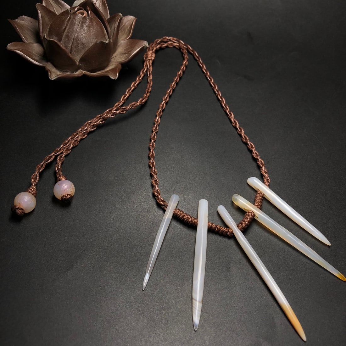 A Precious Agate Necklace - 5