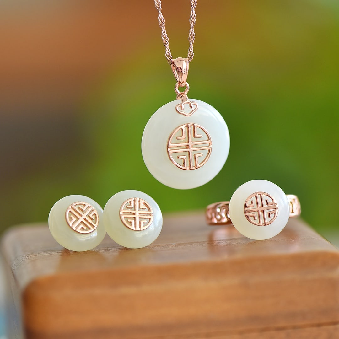 A Set of Fine Sterling Silver Inlaid White Jade Jewelry: A Set of Fine Sterling Silver Inlaid White Jade Jewelry 一套纯银镶白玉首饰