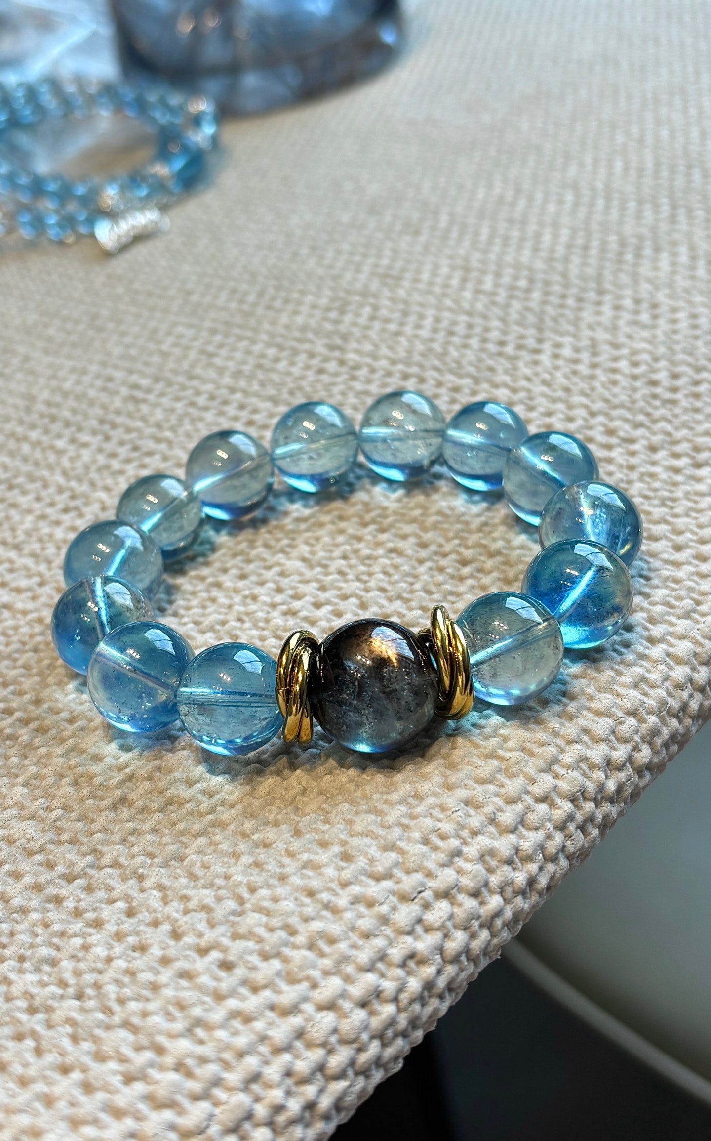 An Exquisite Aquamarine Bracelet: An Exquisite Aquamarine Bracelet,Size:0.5in,Weight:59g 海蓝宝手串