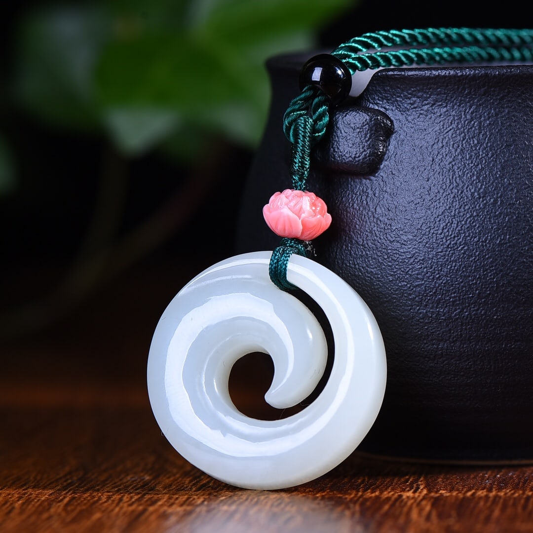 An Exquisite White Jade Pendant - 2