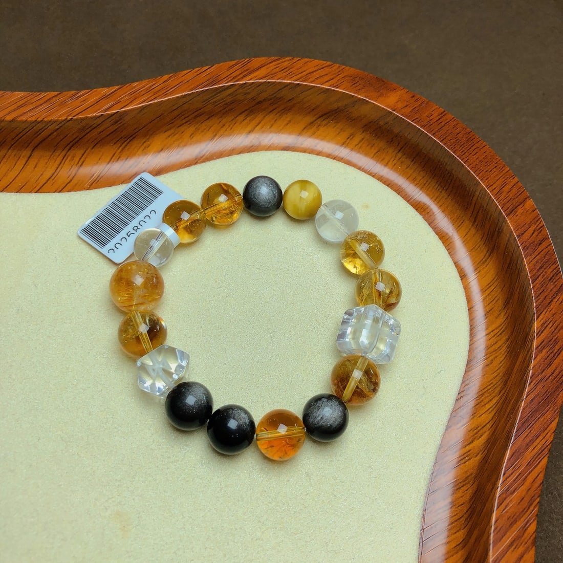 An Exquisite Crystal Bracelet: An Exquisite Crystal Bracelet,Size:0.4in,0.5in,Weight:32g 水晶手串