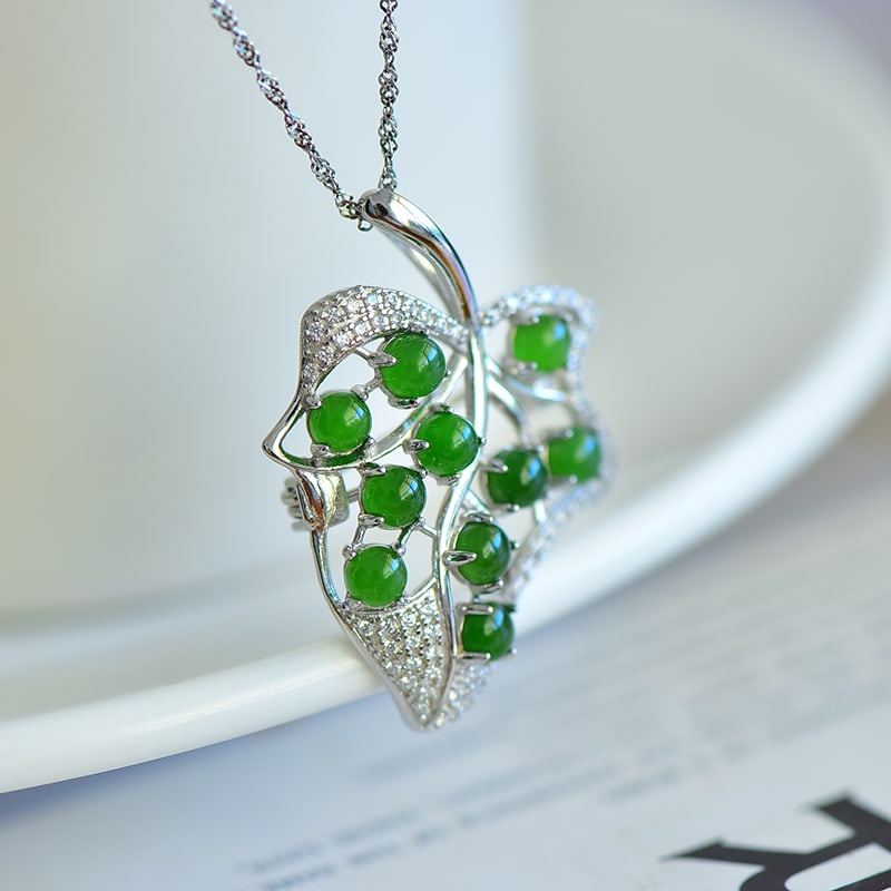 An Exquisite Sterling Silver Inlaid Jasper Necklace,Inlaid Diamond: An Exquisite Sterling Silver Inlaid Jasper Necklace,Inlaid Diamond,Size:0.2inx0.2in 纯银镶碧玉项链,嵌钻石