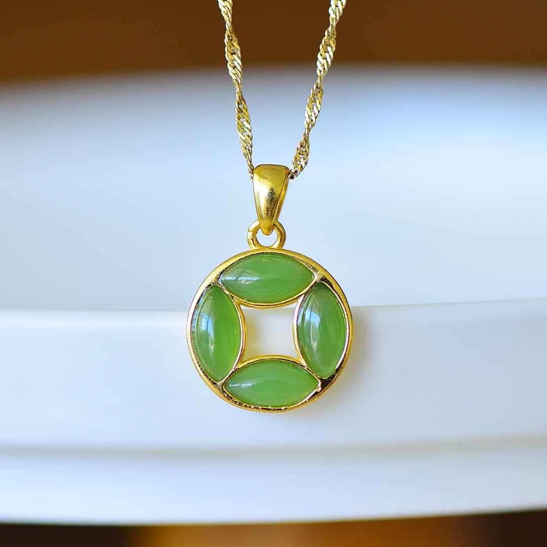 A Set of Fine Sterling Silver-Gold Plated Inlaid Jasper Jewelrys: A Set of Fine Sterling Silver-Gold Plated Inlaid Jasper Jewelrys 一套纯银镀金镶碧玉首饰