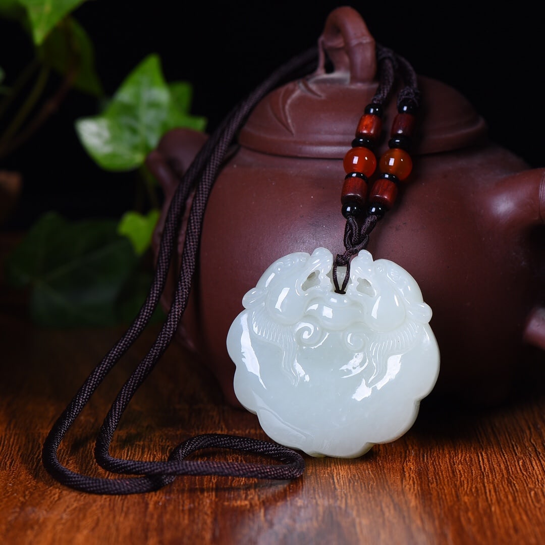 An Exquisite White Jade Dragon Pattern Pendant - 5