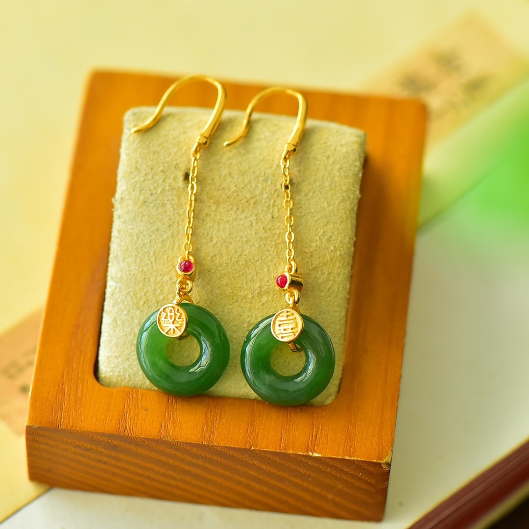 A Pair of Exquisite Sterling Silver-Gold Plated Inlaid Jasper Earrings: A Pair of Exquisite Sterling Silver-Gold Plated Inlaid Jasper Earrings,Size:0.6inx2.1in 一对纯银镀金镶碧玉耳环
