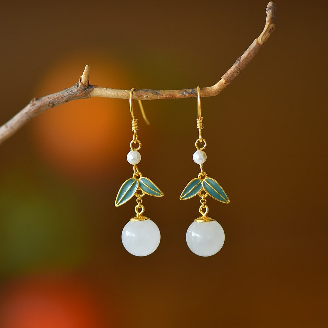 A Pair of Exquisite Sterling Silver-Gold Plated Inlaid White Jade Enamel Earrings: A Pair of Exquisite Sterling Silver-Gold Plated Inlaid White Jade Enamel Earrings,Size:0.4inx0.4in