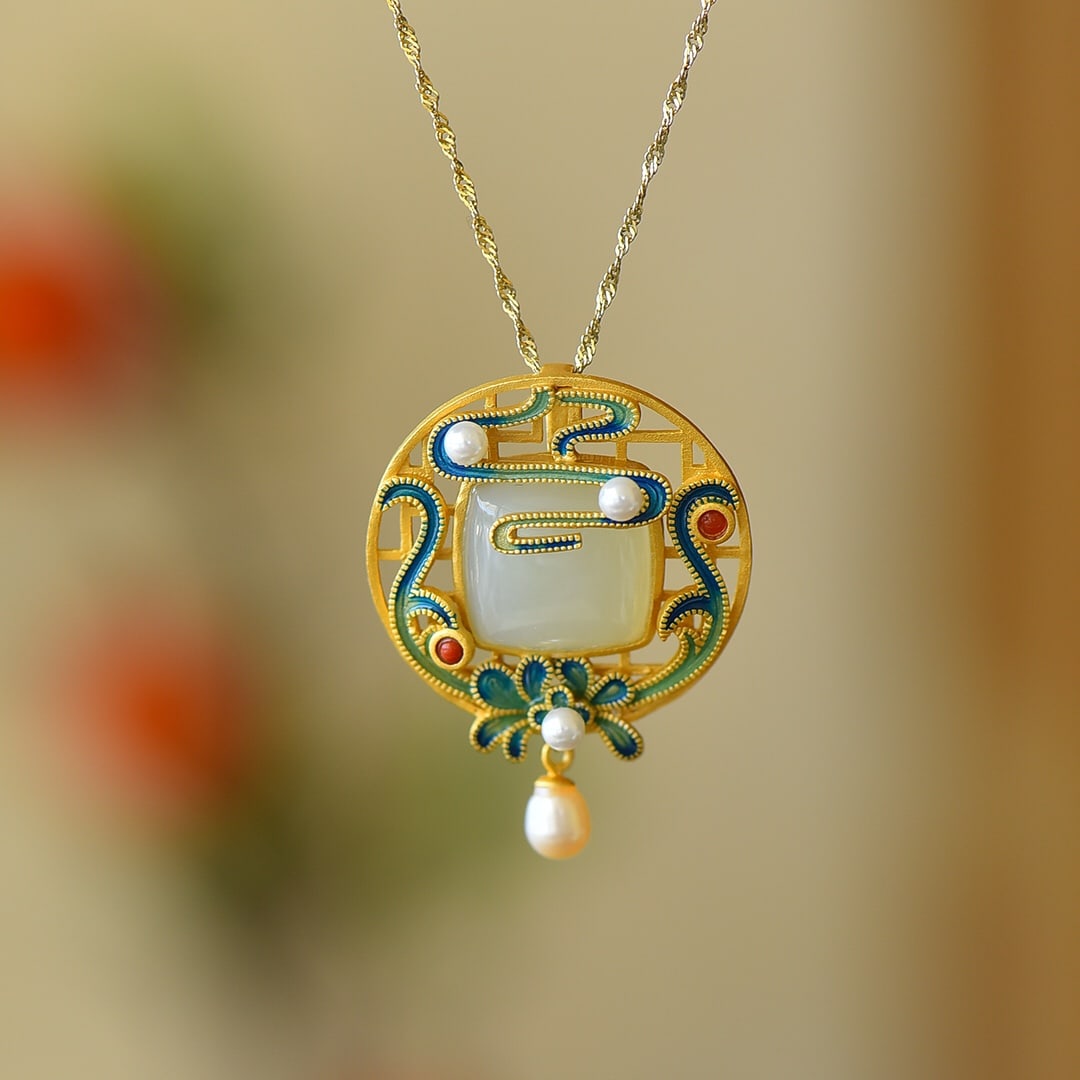 An Exquisite Sterling Silver-Gold Plated Inlaid White Jade Enamel Pendant,Inlaid Pearl: An Exquisite Sterling Silver-Gold Plated Inlaid White Jade Enamel Pendant,Inlaid Pearl,Size:0.6inx0.6in