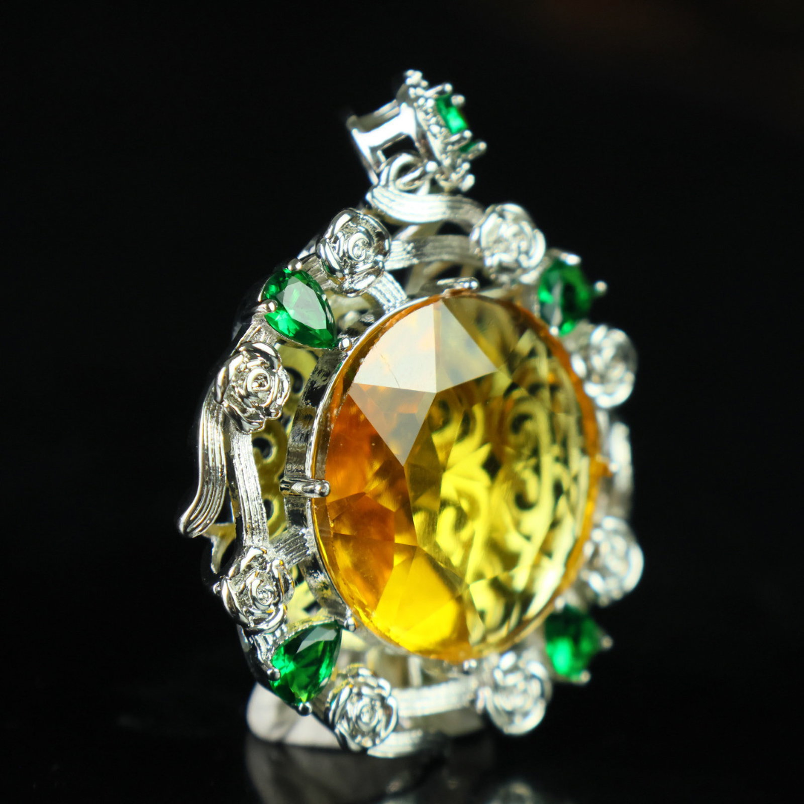An Exquisite Pendant - 3