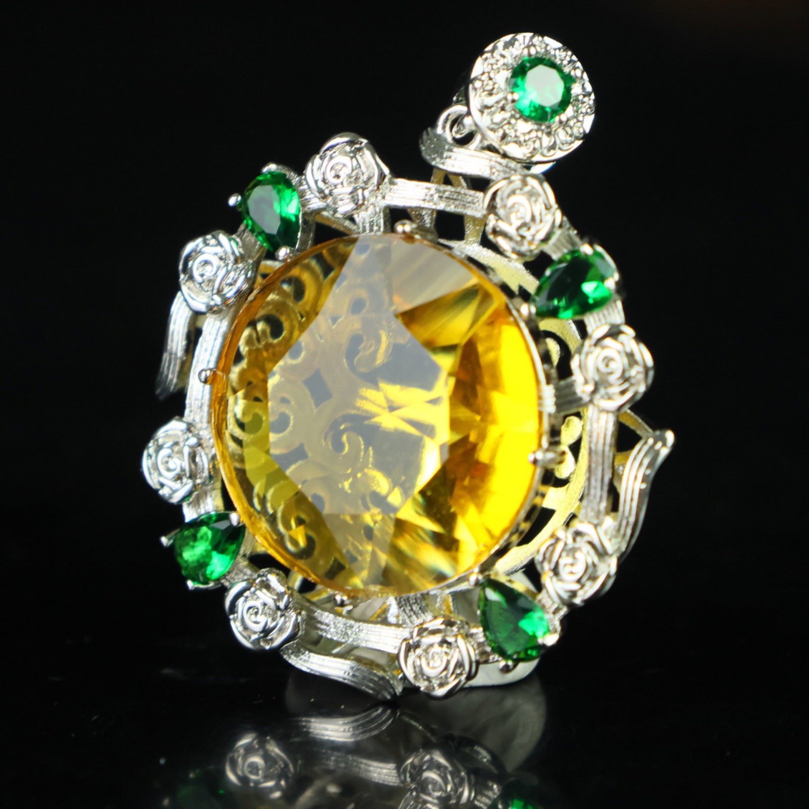 An Exquisite Pendant - 4