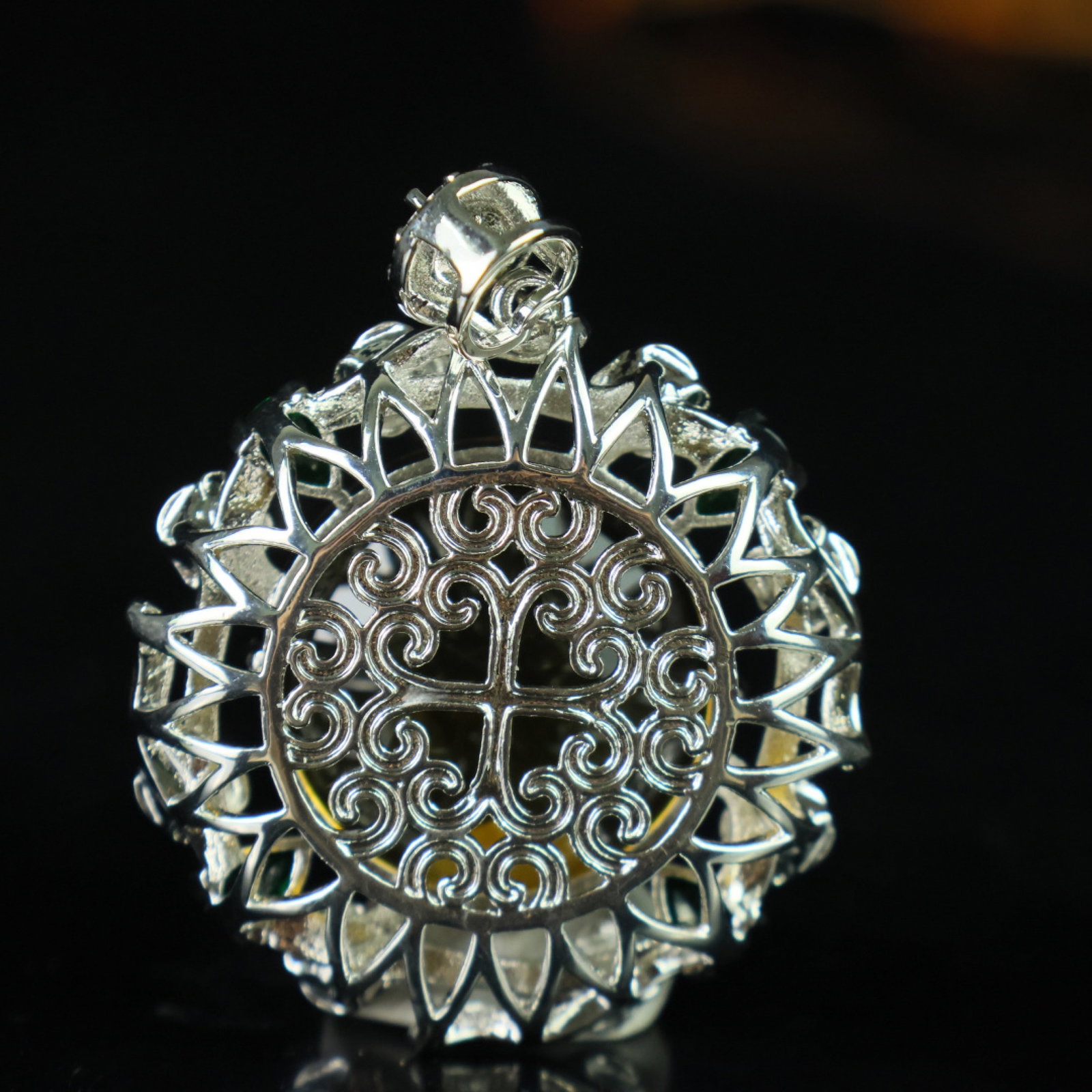 An Exquisite Pendant - 5
