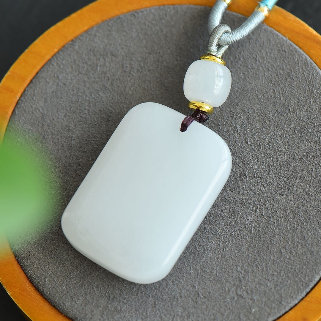 An Exquisite White Jade Pendant: An Exquisite White Jade Pendant,Size:1.4inx1in 白玉挂件