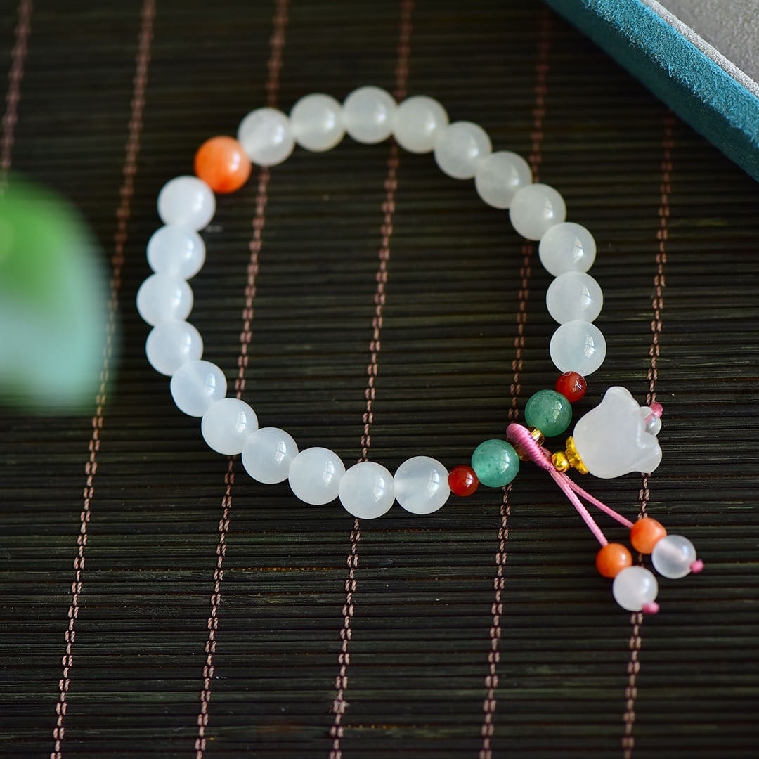 An Exquisite White Jade Bracelet: An Exquisite White Jade Bracelet,Size:0.3in 白玉手串