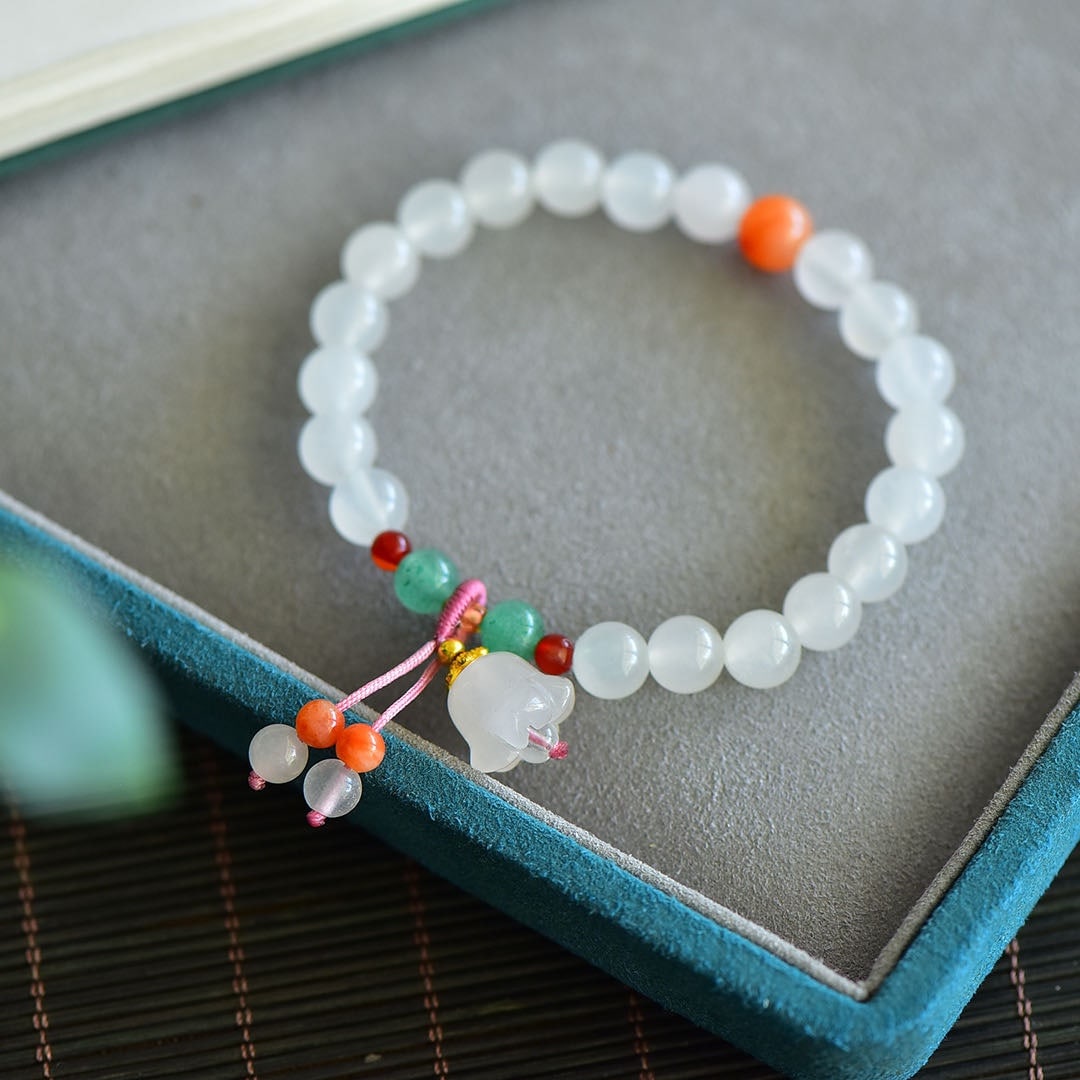 An Exquisite White Jade Bracelet - 5