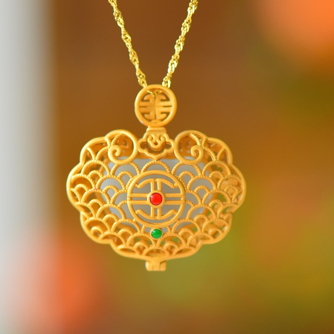 An Exquisite Sterling Silver-Gold Plated Inlaid White Jade Pendant: An Exquisite Sterling Silver-Gold Plated Inlaid White Jade Pendant 纯银镀金镶白玉吊坠