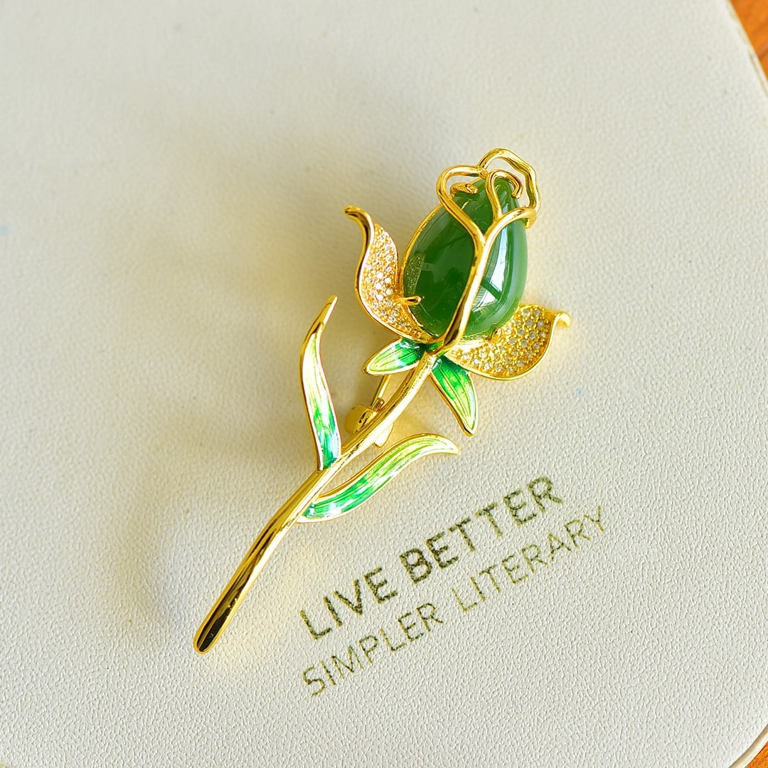 An Exquisite Sterling Silver-Gold Plated Inlaid Jasper Brooch,Inlaid Diamond: An Exquisite Sterling Silver-Gold Plated Inlaid Jasper Brooch,Inlaid Diamond,Size:0.5inx0.7in 纯银镀金镶碧玉胸针,嵌钻石