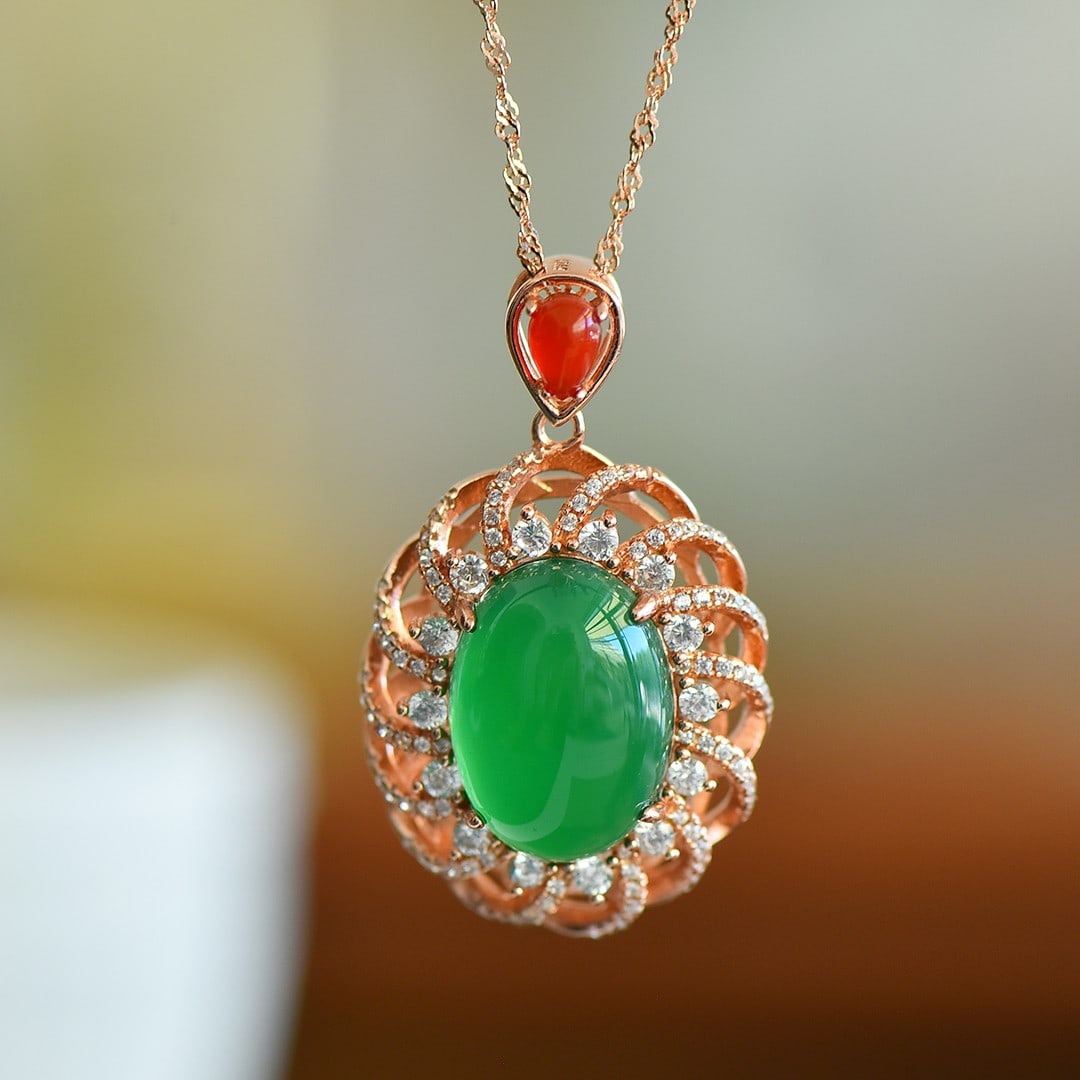 An Exquisite Sterling Silver-Gold Plated Inlaid Agate Pendant,Inlaid Diamond: An Exquisite Sterling Silver-Gold Plated Inlaid Agate Pendant,Inlaid Diamond,Size:0.6inx0.8in