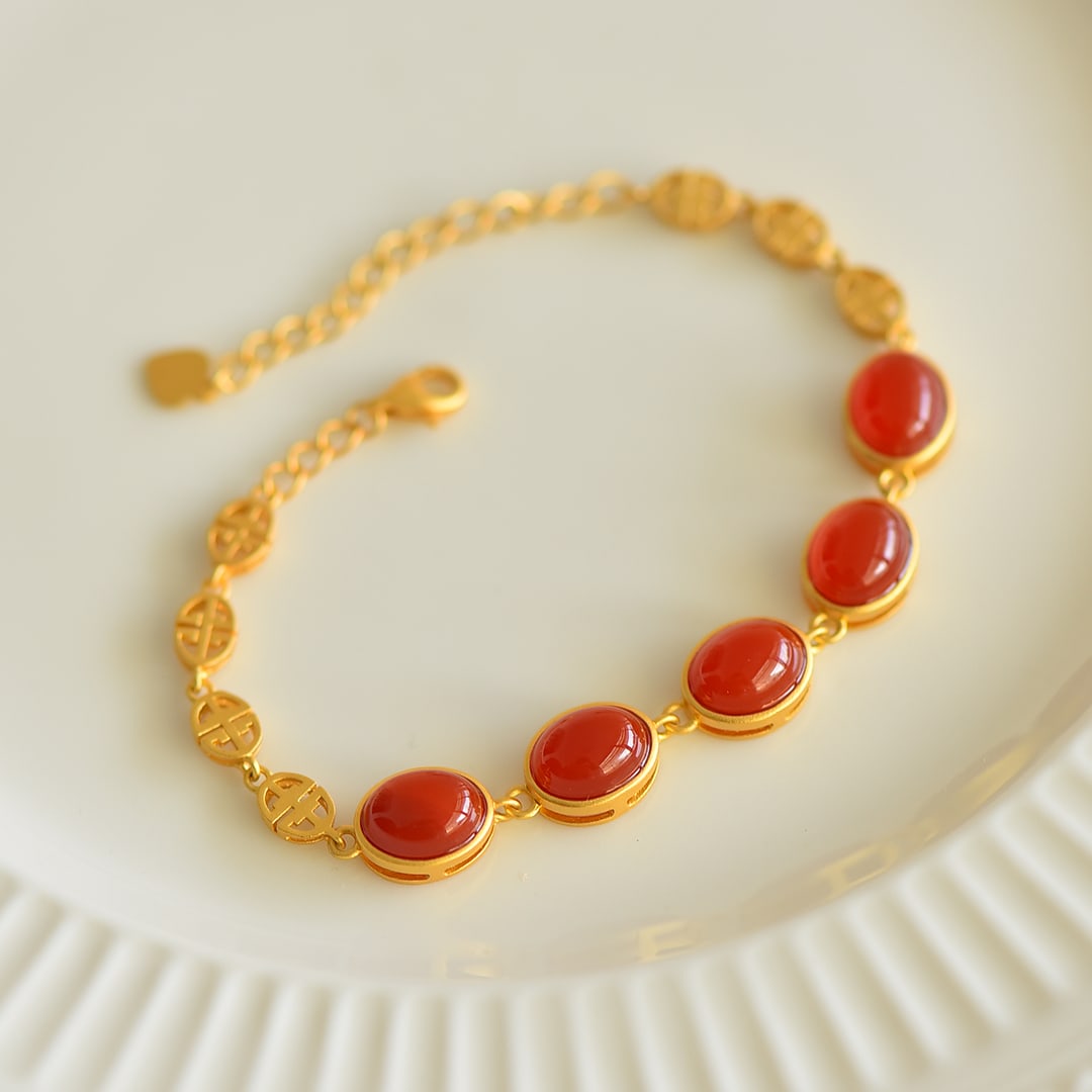 An Exquisite Sterling Silver-Gold Plated Inlaid Agate Bracelets: An Exquisite Sterling Silver-Gold Plated Inlaid Agate Bracelets,Size:0.3inx0.4in 纯银镀金镶玛瑙手链
