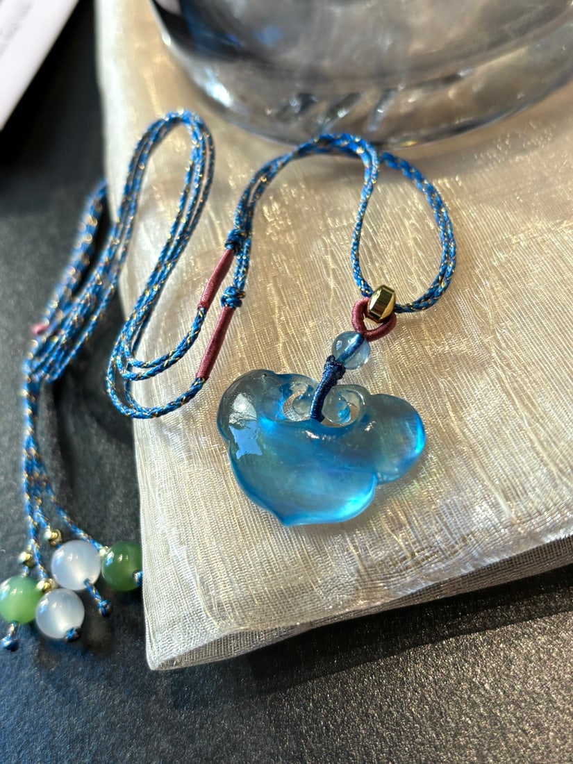 An Exquisite Aquamarine Necklace: An Exquisite Aquamarine Necklace,Size:1inx0.7in,Weight:6g 海蓝宝项链
