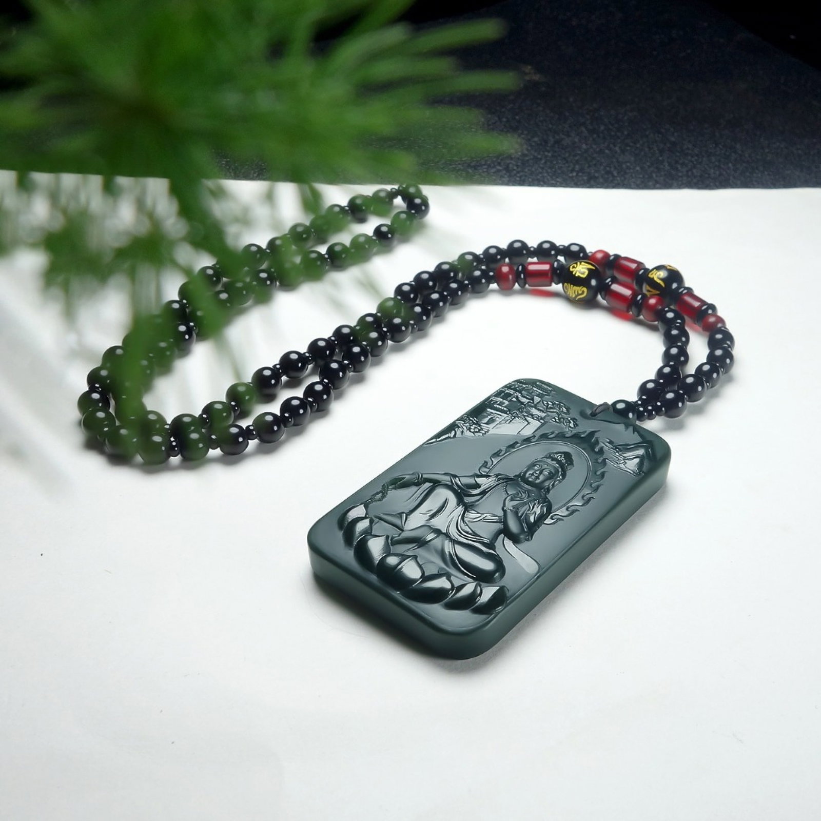 An Exquisite Greenish Jade Statue of Avalokitesvara Pendant - 7