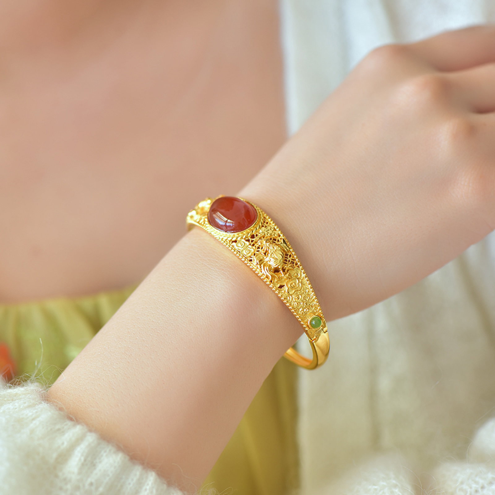 An Exquisite Sterling Silver-Gold Plated Inlaid Agate Bracelets - 6