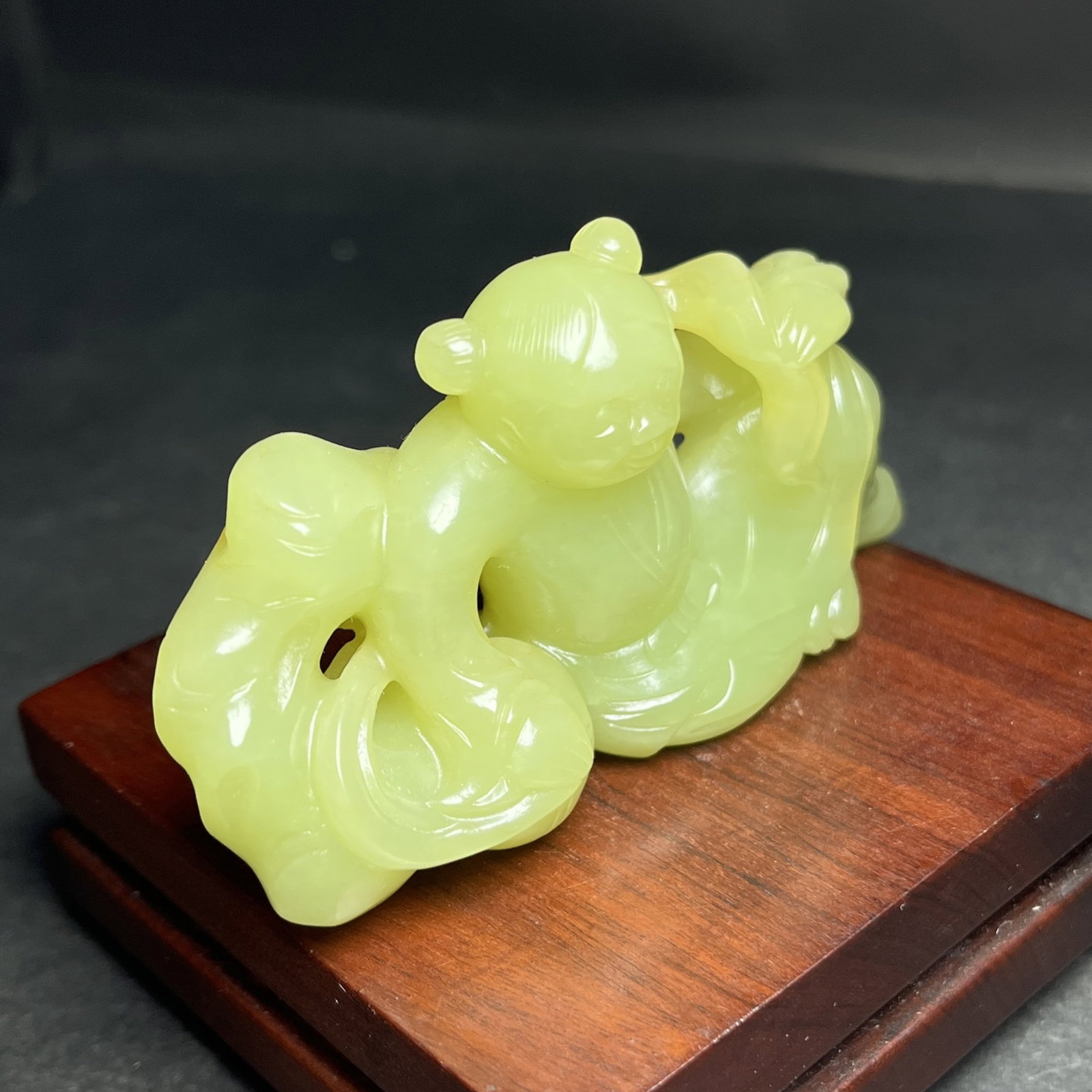 An Exquisite Yellow Jade Figure Hand Piece - 2